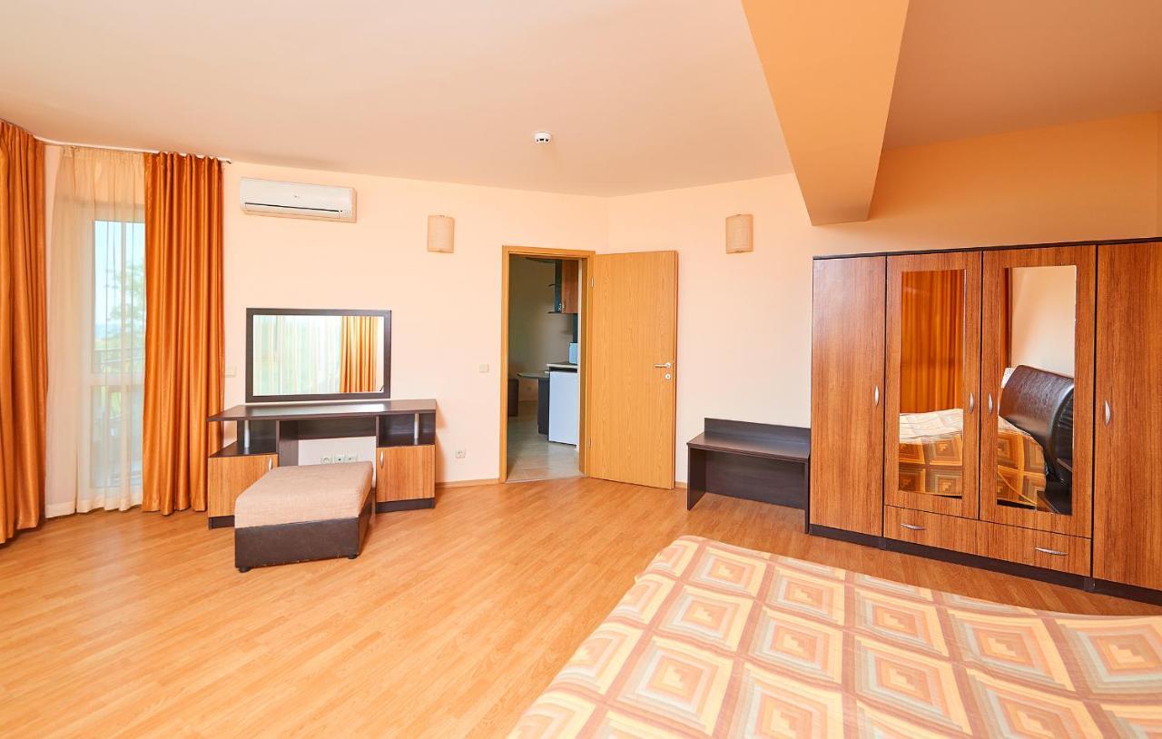 Guest House California Pomorie Extérieur photo